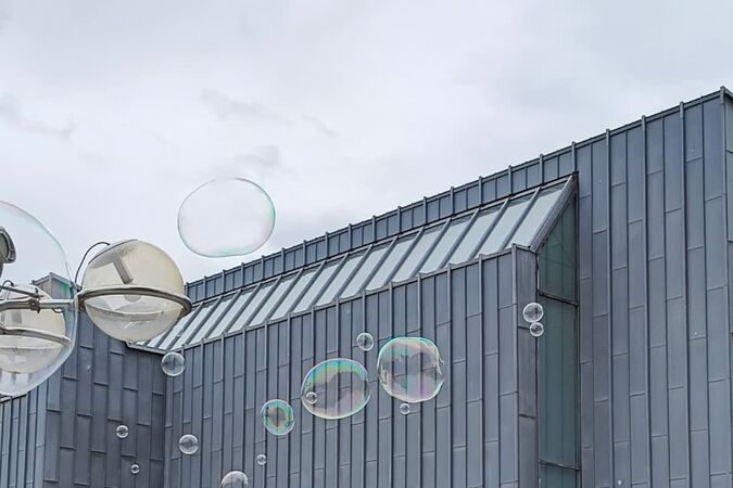 Museum Ludwig mit Seifenblasen